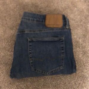 American Eagle men’s jeans
